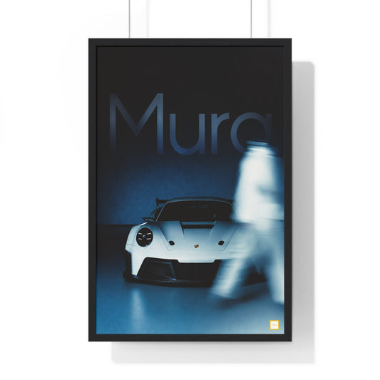 Vue du poster encadré Mura Porsche : voiture de sport blanche dans un studio bleu nuit, silhouette en mouvement