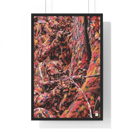 Poster encadré Soldats Visages de Mura : soldats fondus dans un camouflage rouge, rose et bleu