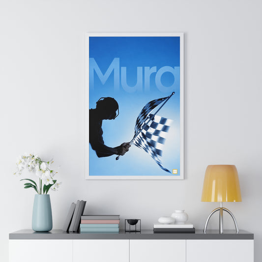 Vue du poster encadré Start de Mura : silhouette de pilote brandissant le drapeau à damier sur ciel bleu