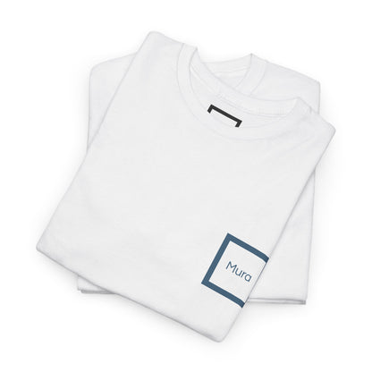 Tee-shirt blanc Mura, œuvre Egglephant — porté