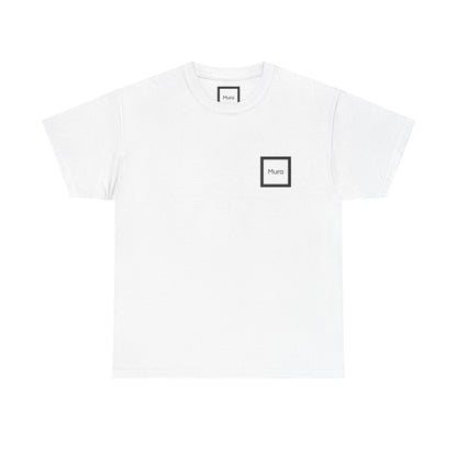 Tee-shirt blanc Mura, œuvre Stardustphère — porté